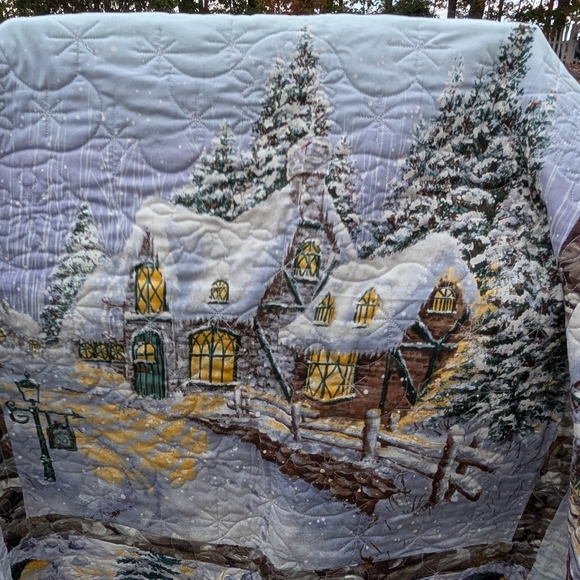 Fabulous Christmas Lap Quilt - Picture 6 of 11